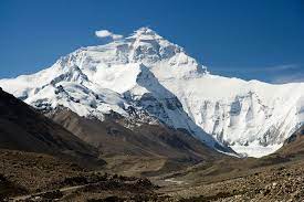 Poem on Mountain in Hindi